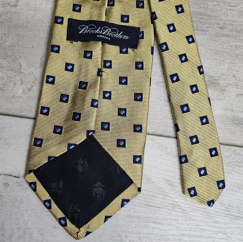 Brooks Brothers MAKERS Mens Pure Silk Tie Yellow Geometric